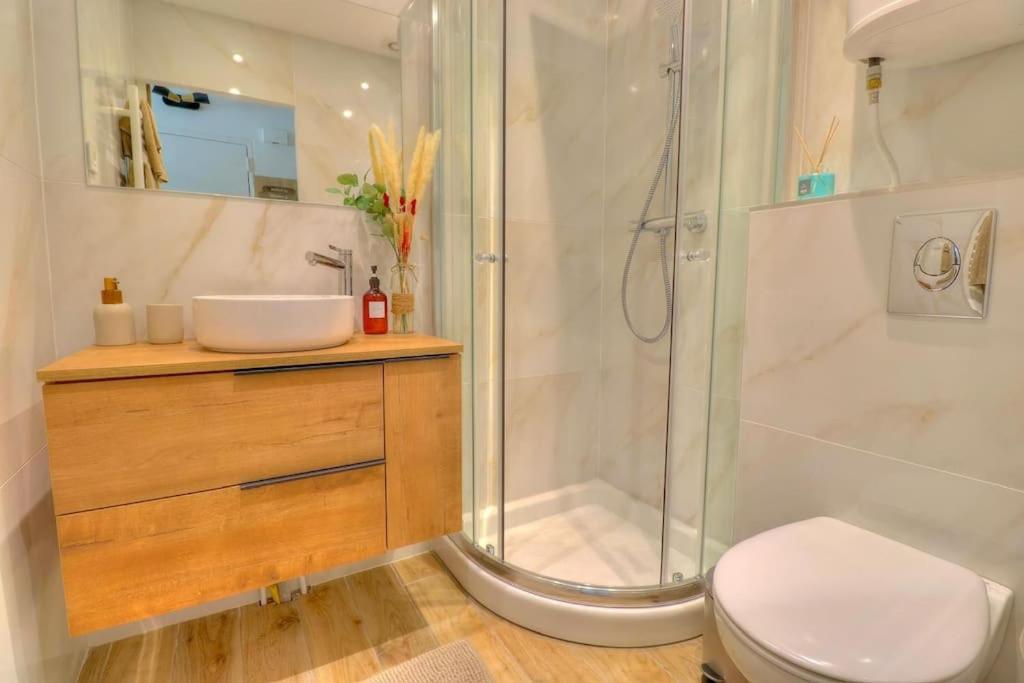 Charmant Studio Renove A Antibes, Plage A 10 Min A Pied Extérieur photo